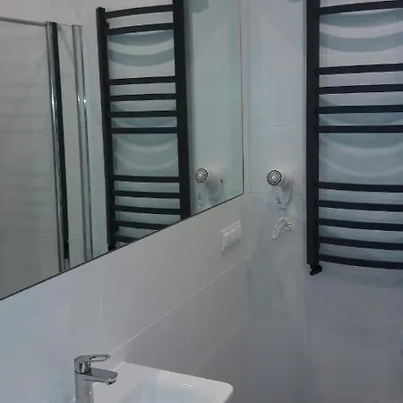 Przystanek Mariacka 26 *