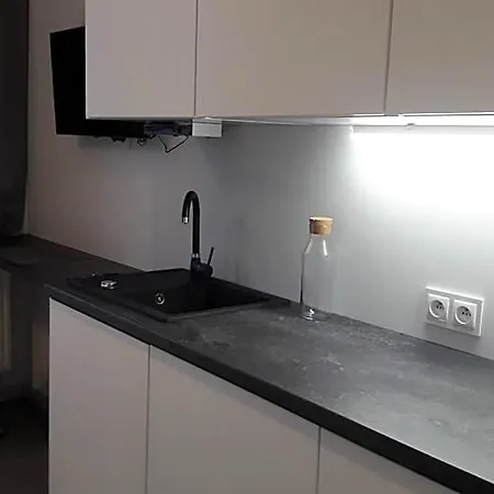 Przystanek Mariacka 26 *