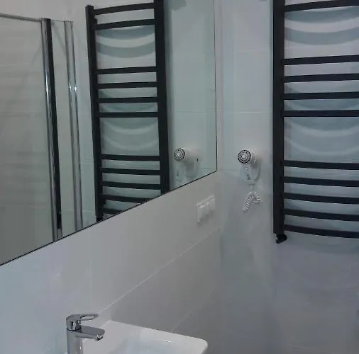 Przystanek Mariacka 26 *